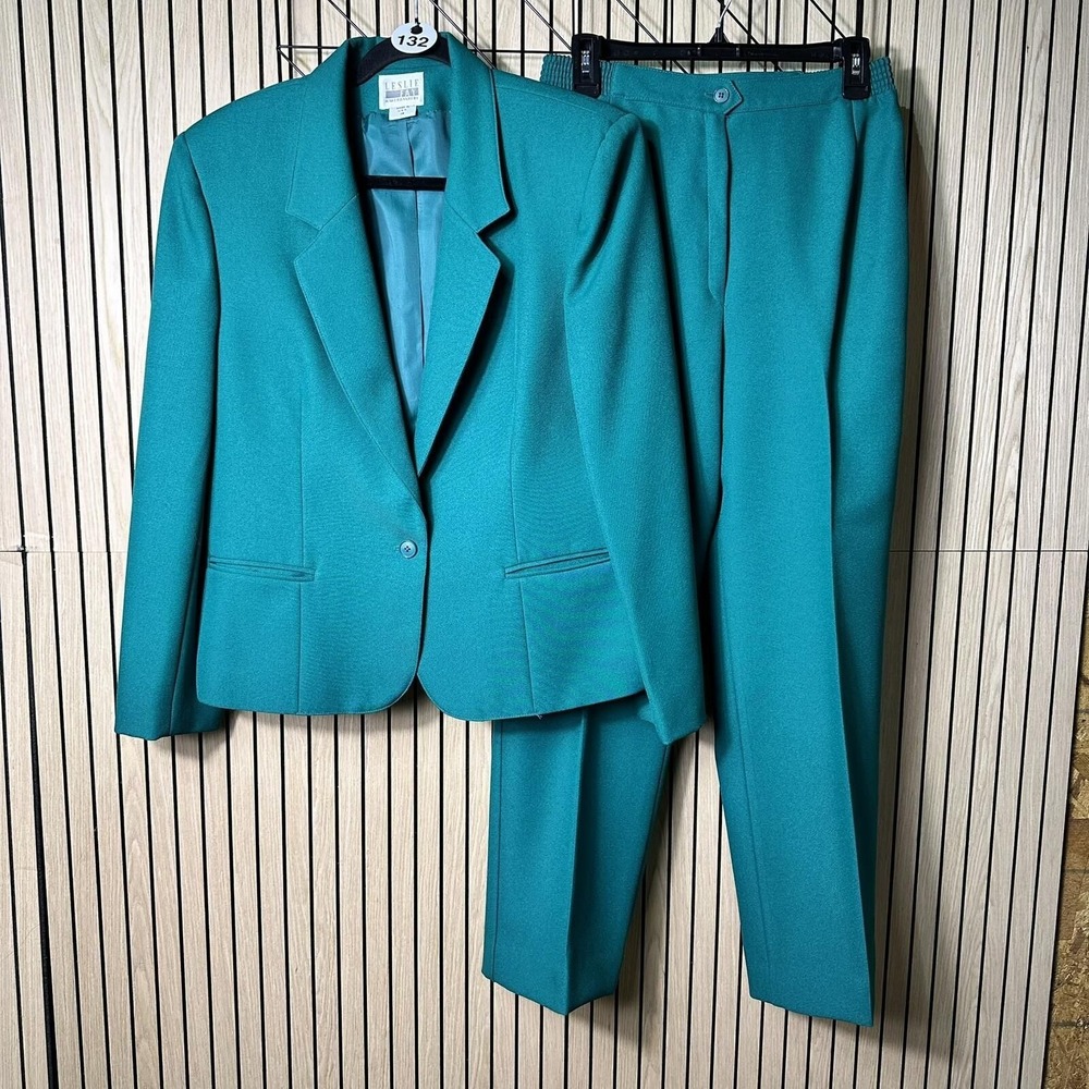 132 Leslie Fay Haberdashery Women's Suit Jacket and Pants Set (Size 14, EUC)